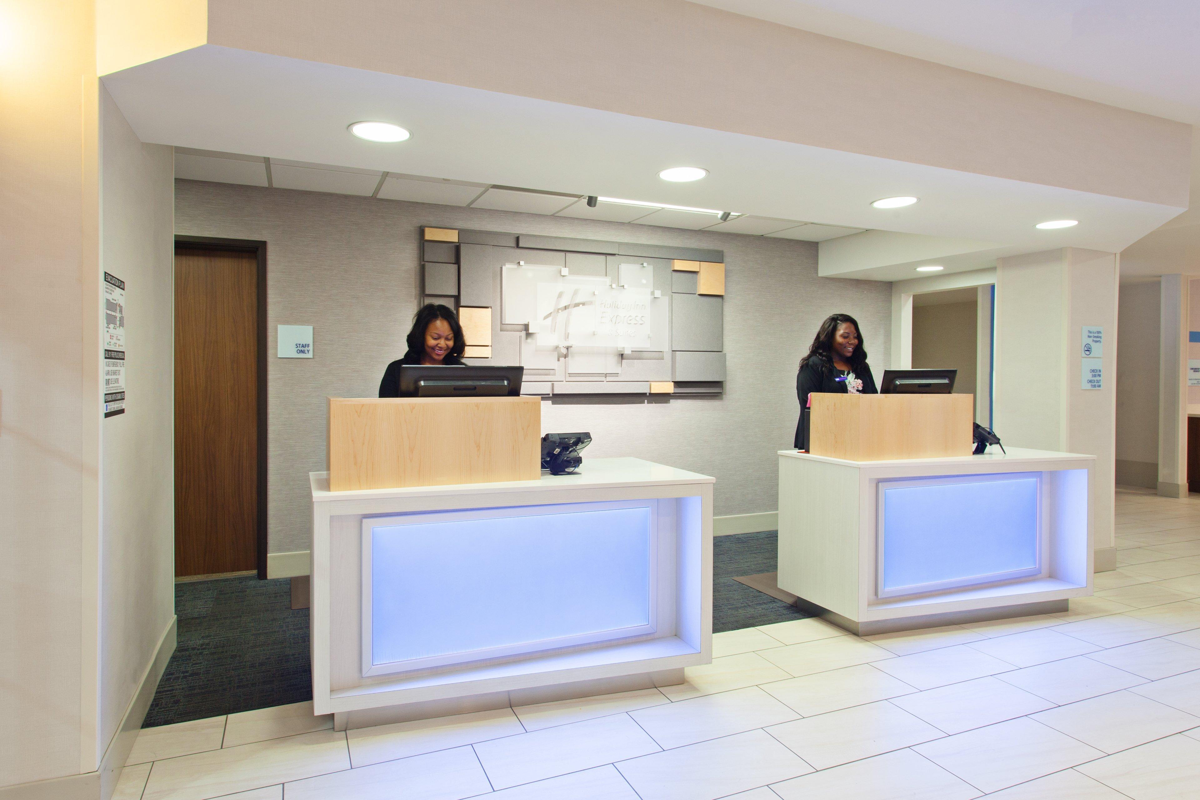 Holiday Inn Express & Suites Oakland - Airport By Ihg Eksteriør bilde