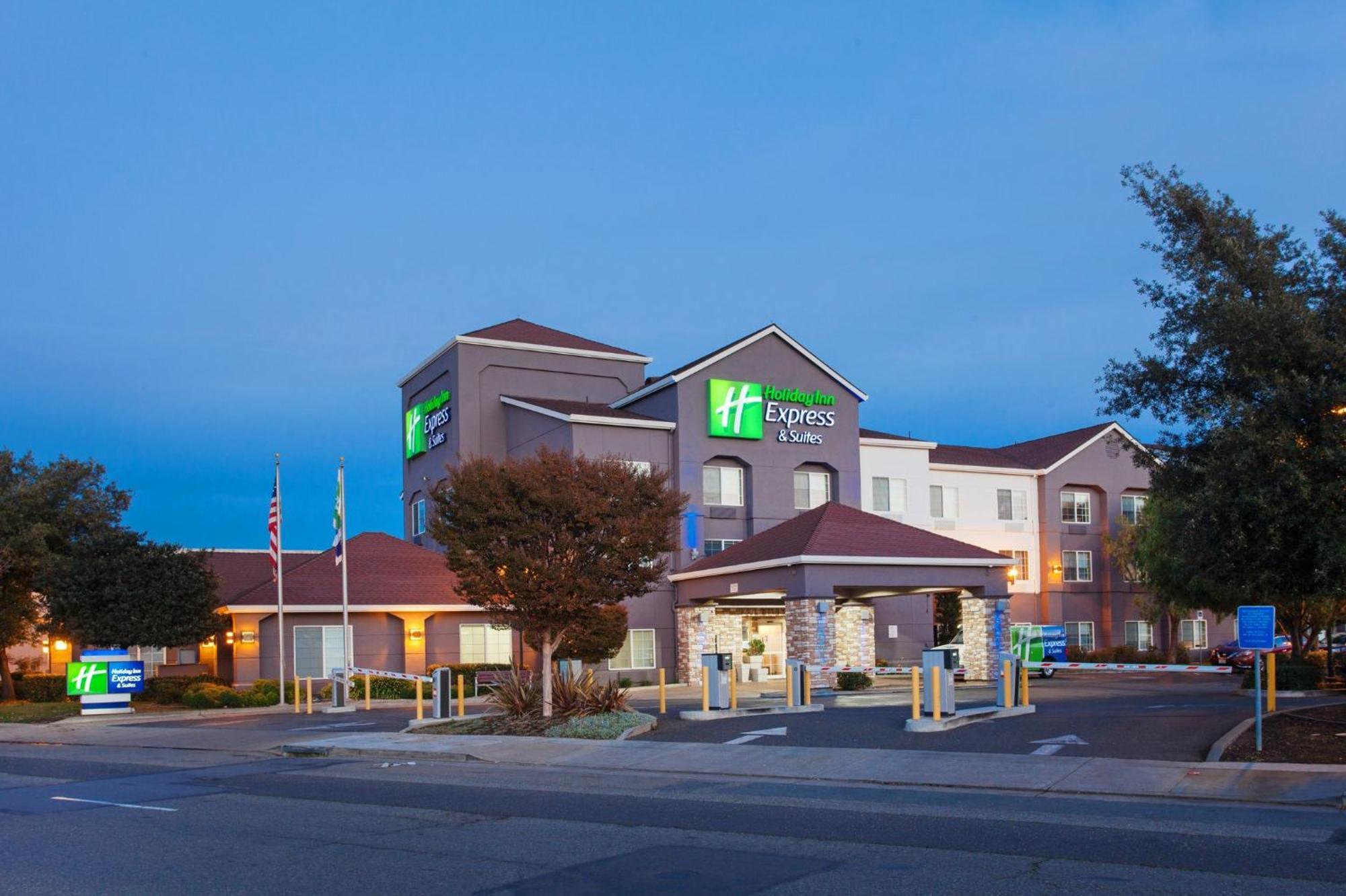 Holiday Inn Express & Suites Oakland - Airport By Ihg Eksteriør bilde
